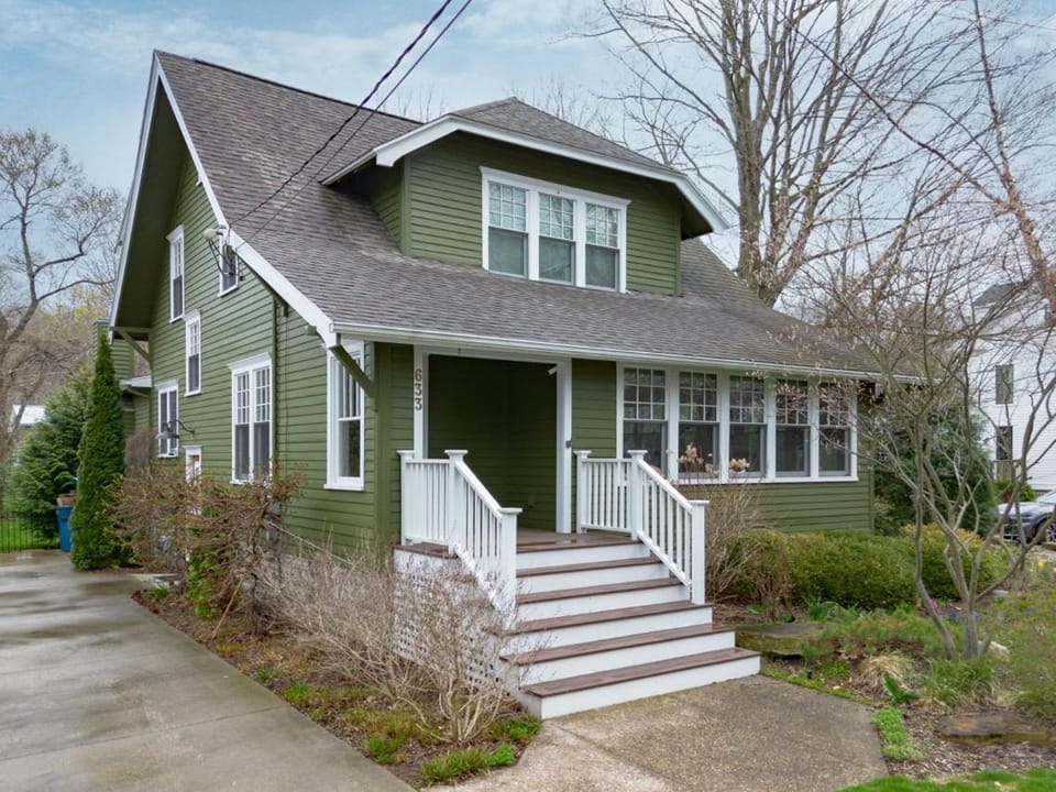 Beautifully Decorated 3 Bedroom Retreat in the Heart of Downtown House in Saugatuck
