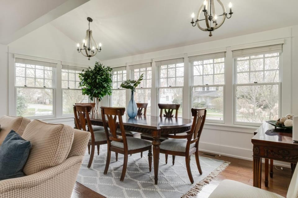 Beautifully Decorated 3 Bedroom Retreat in the Heart of Downtown House in Saugatuck