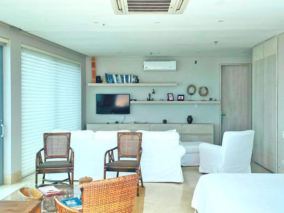 TV and multimedia, Living room, air conditioner