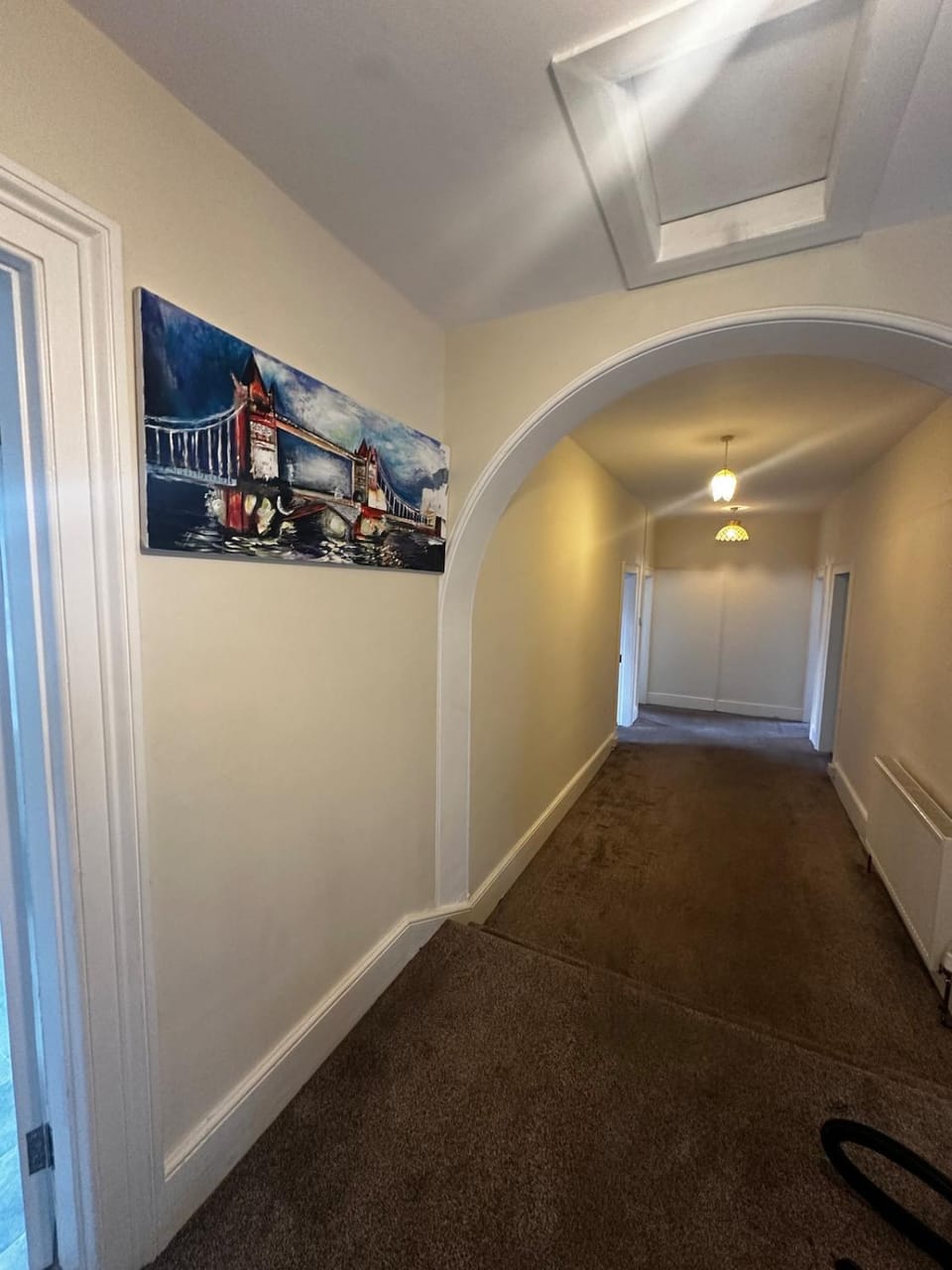 Two Perfect for large groups and secured free parking Apartment in Reading