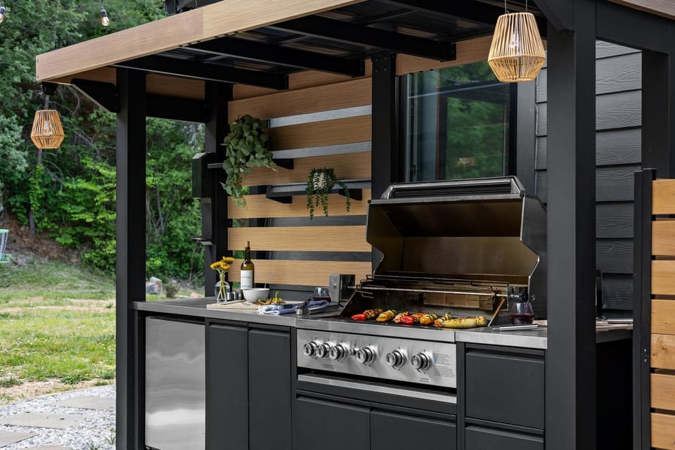 BBQ facilities, Kitchen or kitchenette
