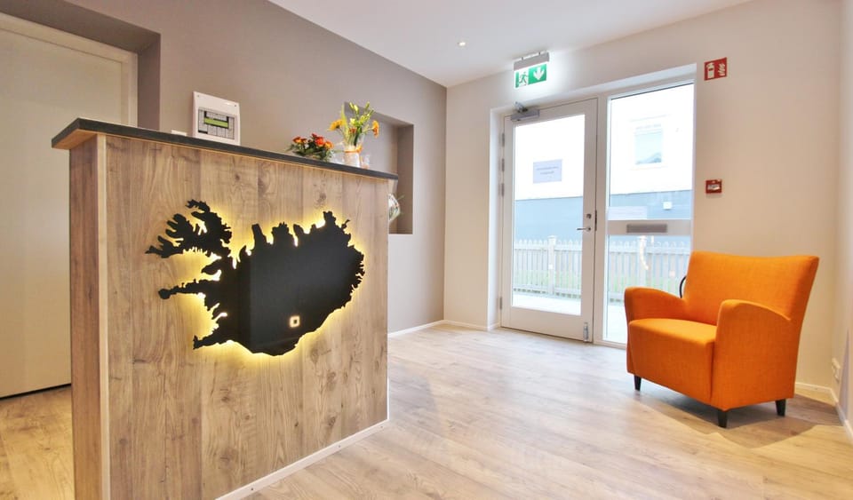 Day, Lobby or reception