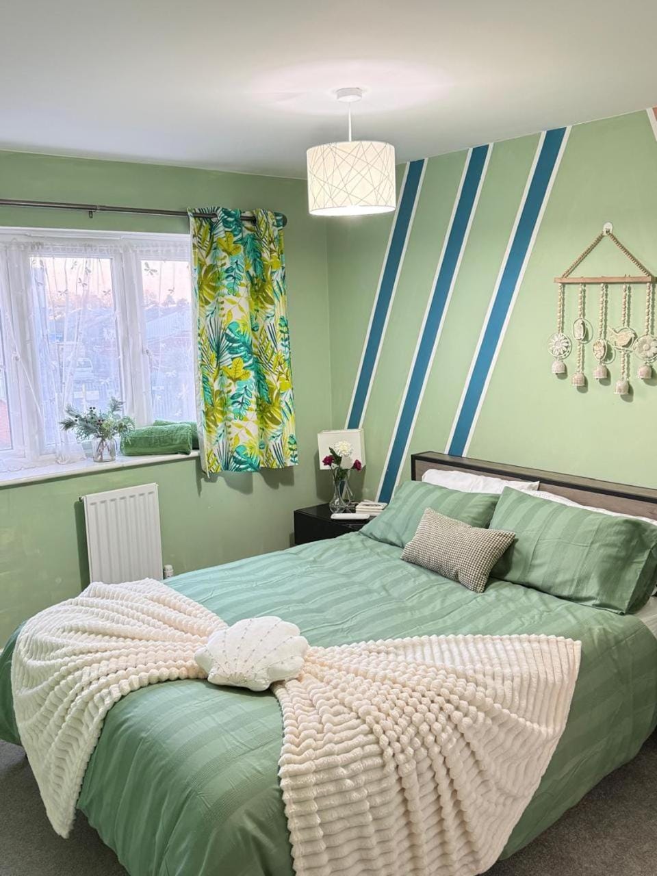 Modern 3 Bedroom New Built house to rent in Luton NO PARTY House in Luton