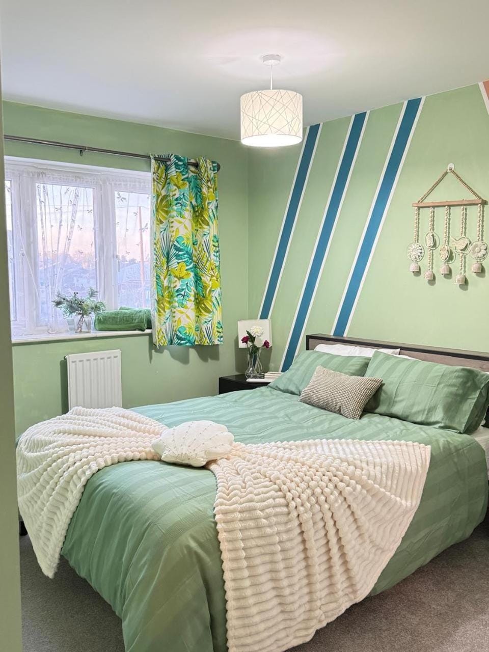 Modern 3 Bedroom New Built house to rent in Luton NO PARTY House in Luton