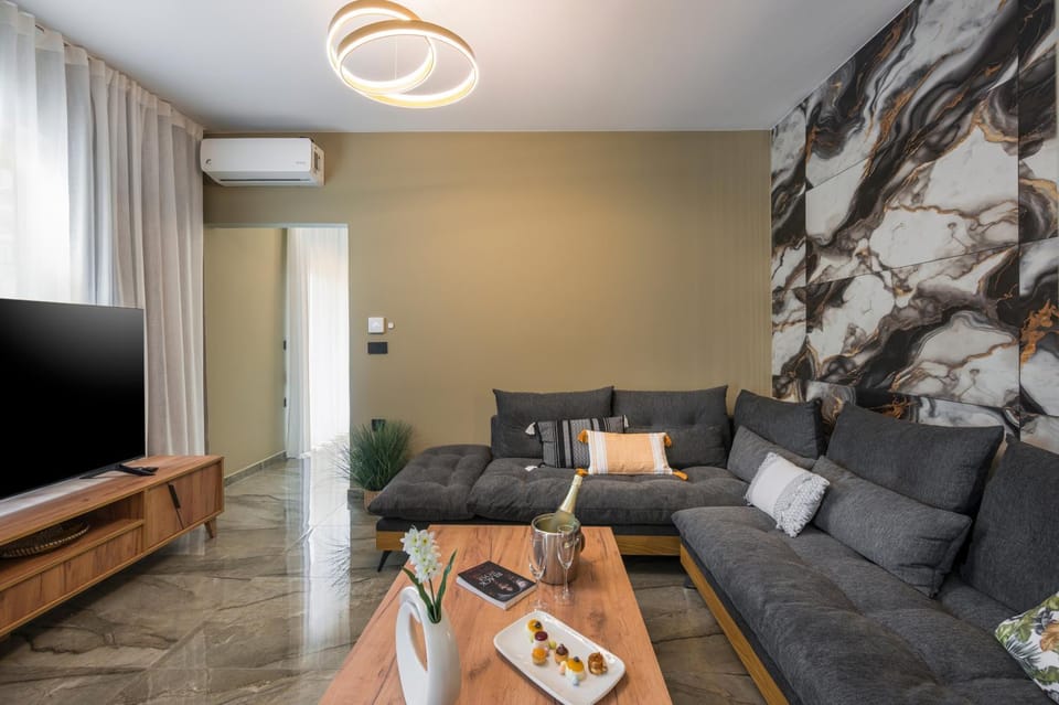 Rokakis Home- 95 sqm Apartment in Chania