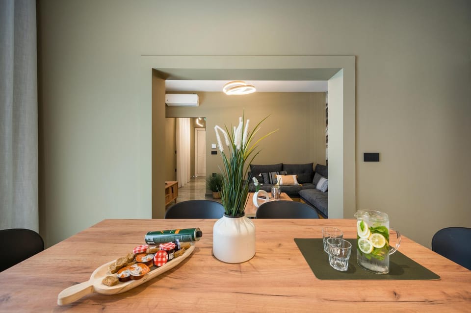 Rokakis Home- 95 sqm Apartment in Chania