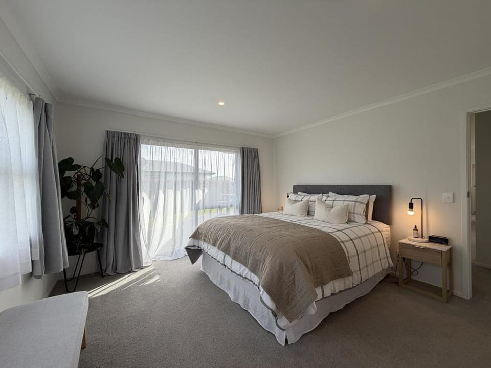 Southern Peaks Panorama House in Te Anau