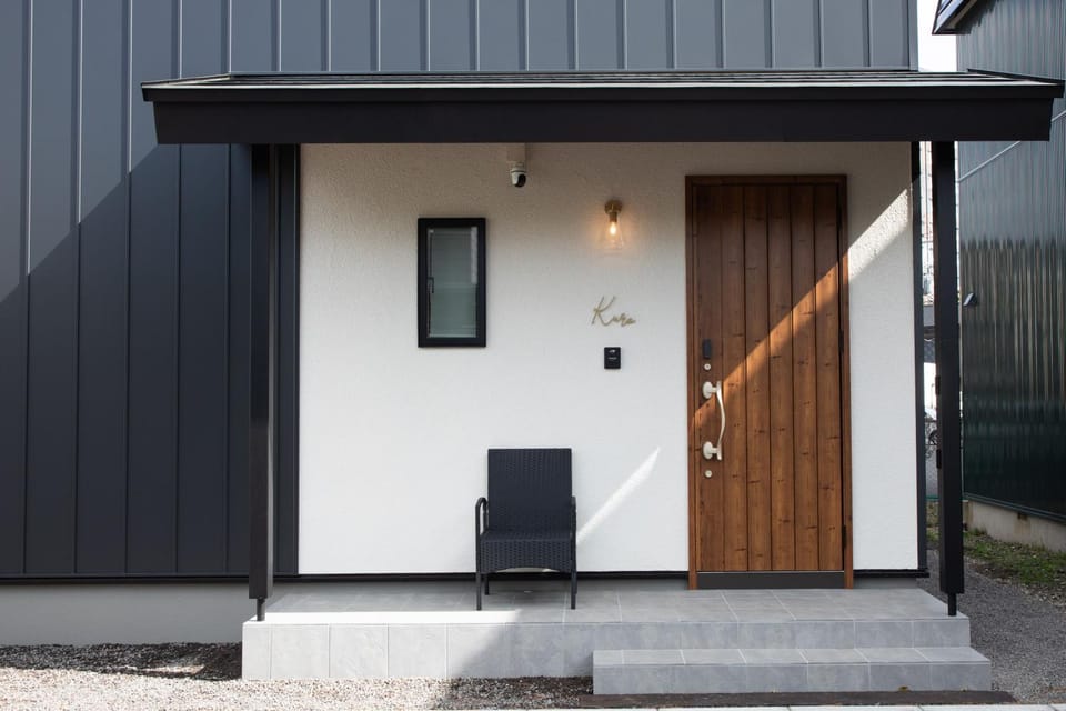 Facade/entrance, Day