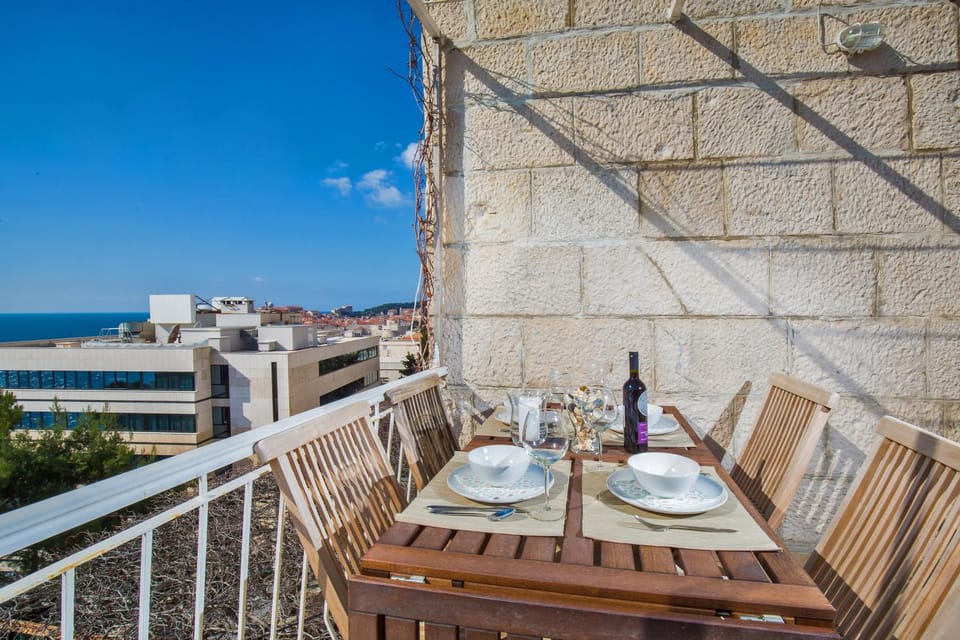 Balcony/Terrace, City view
