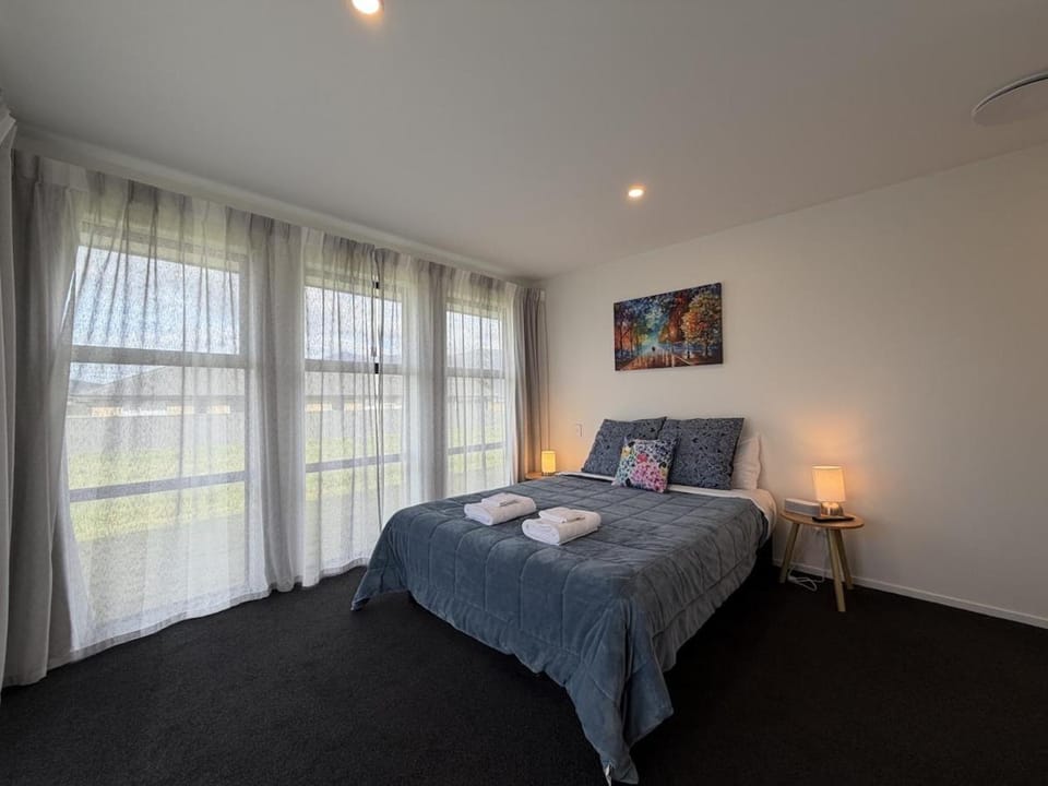 A Diamond in the Delta House in Te Anau