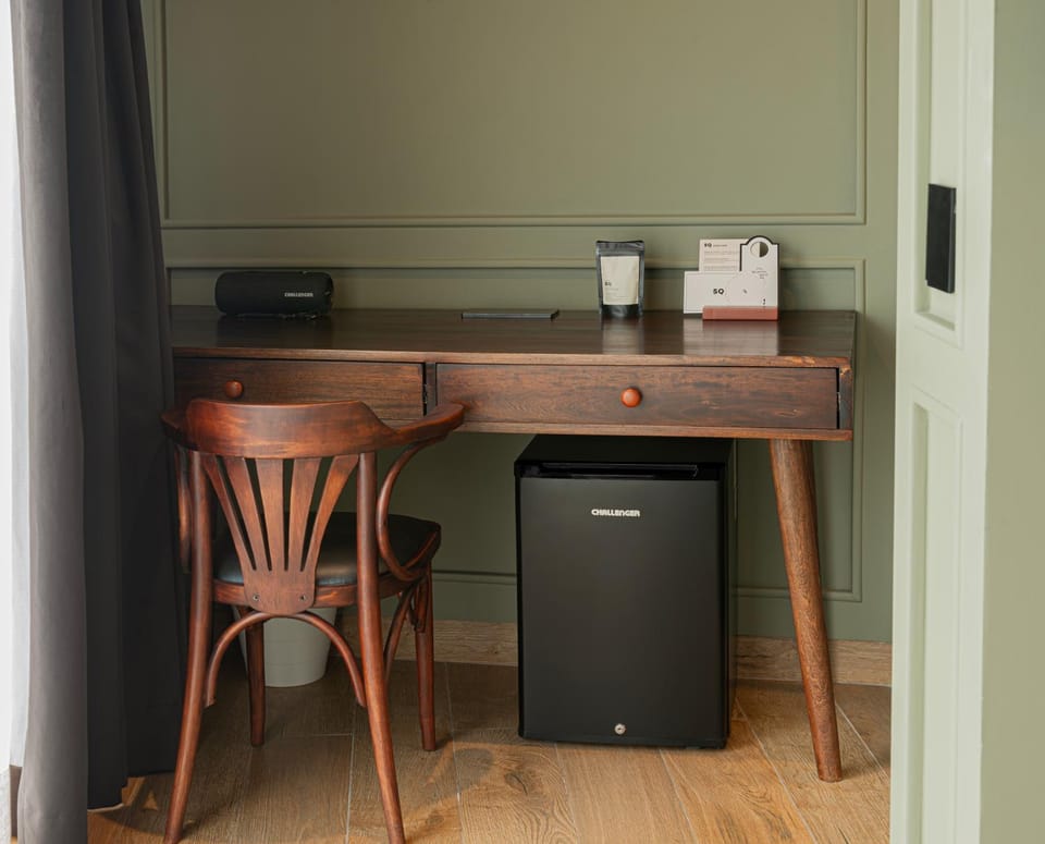 Bedroom, furniture