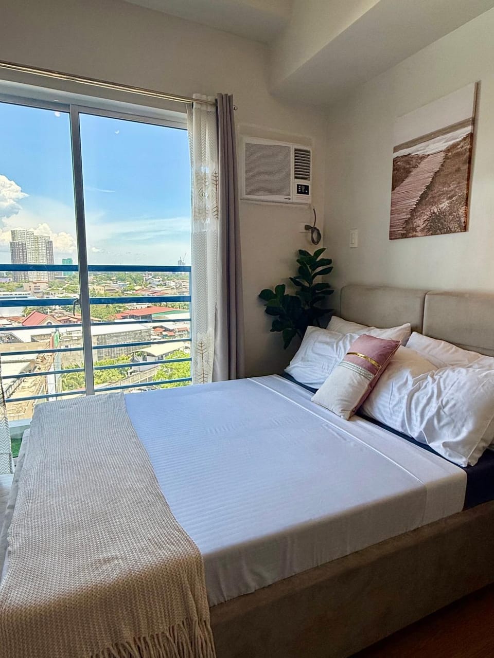 Sunlit Studio Homestay Bed and Breakfast in Cagayan de Oro