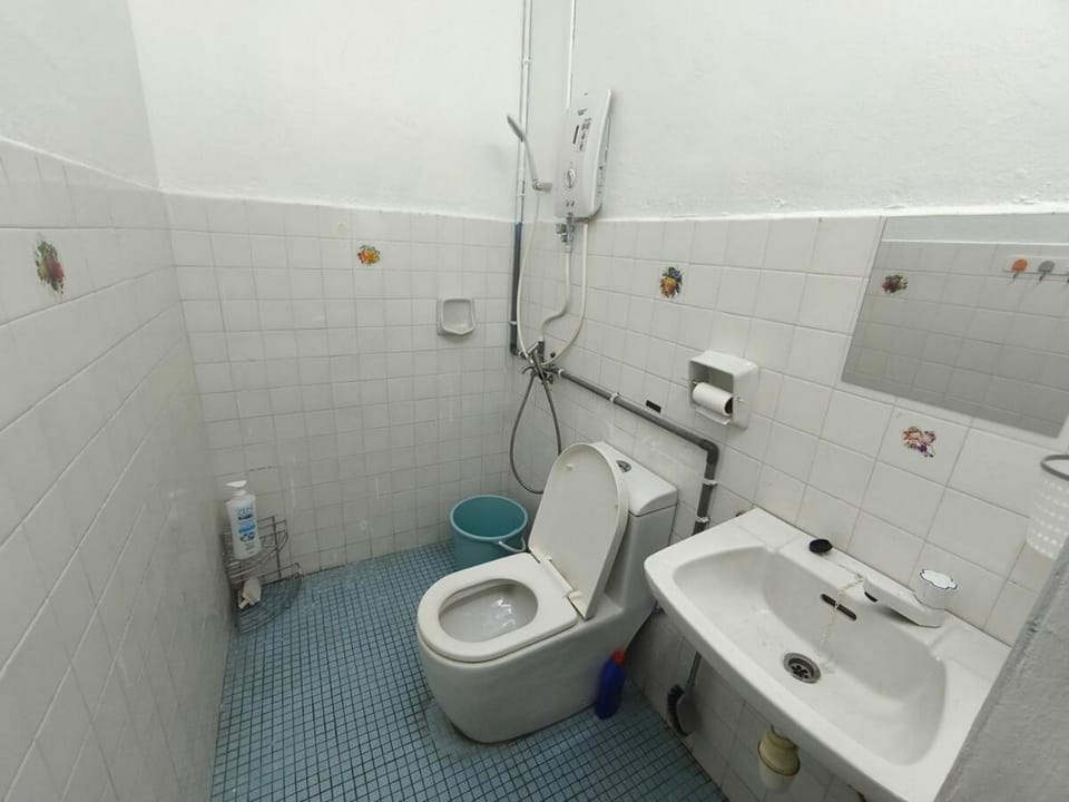 Banang Jaya Homestay with 3 bedroom 2 bathroom House in Johor