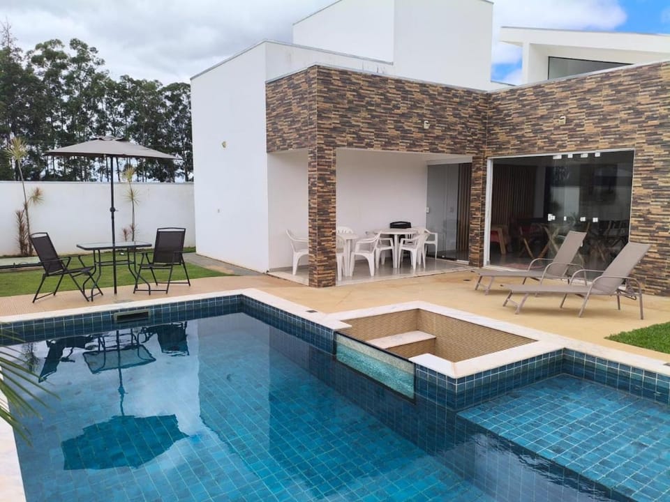 Casa com piscina no Santa Bárbara Resort House in State of Paraná