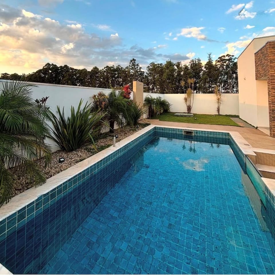 Casa com piscina no Santa Bárbara Resort House in State of Paraná