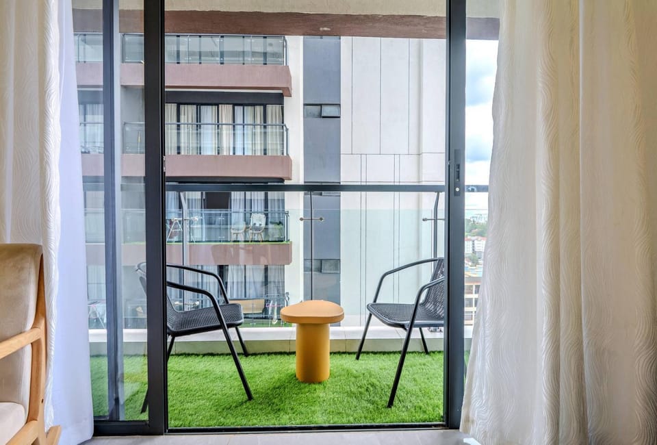 Modern 1br Lavington behind junction mall - Pool and Gym Apartment in Nairobi County