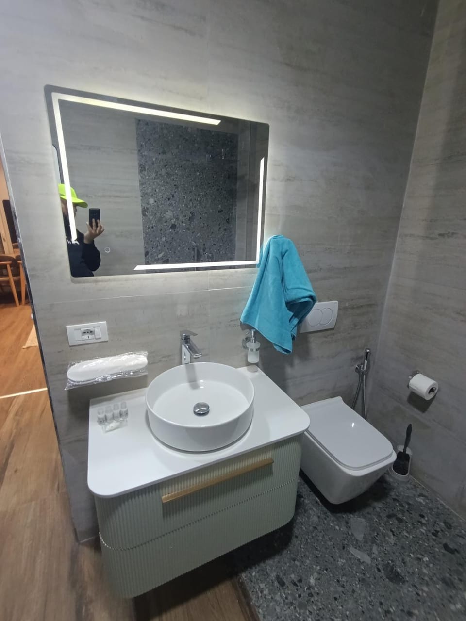Family Villa near TEG 10 Guests Large Terrace Free Parking Apartment in Tirana County, Albania