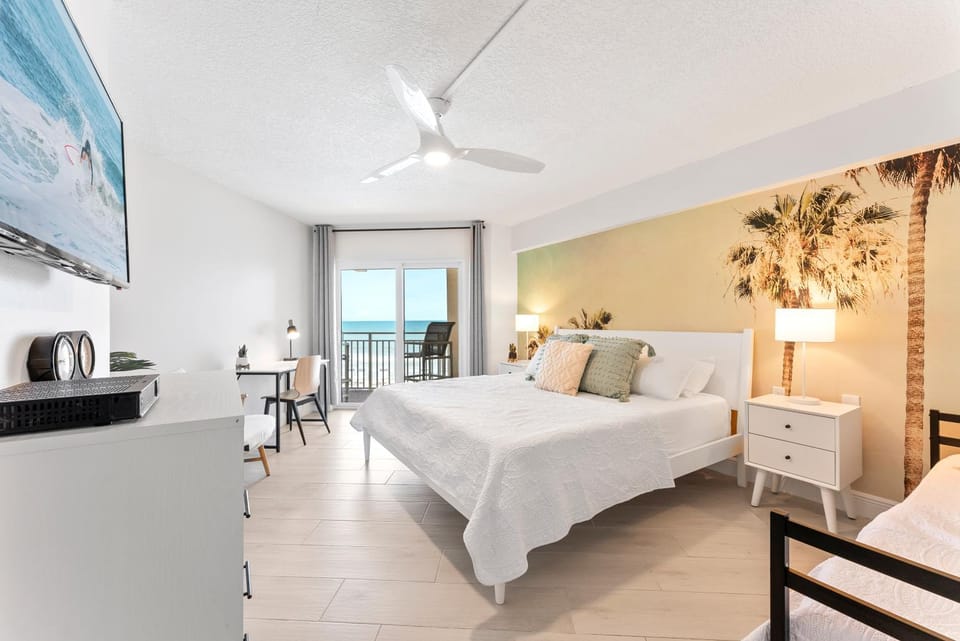 Bed, TV and multimedia, Balcony/Terrace, Photo of the whole room, Bedroom