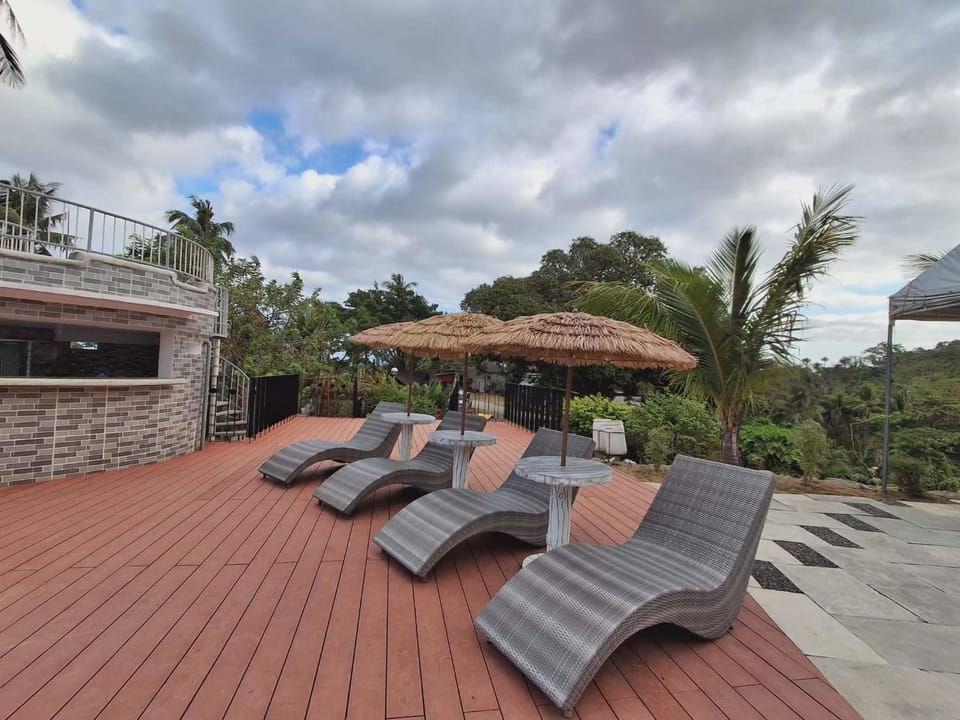 May Three Farm Bed and Breakfast in Puerto Galera