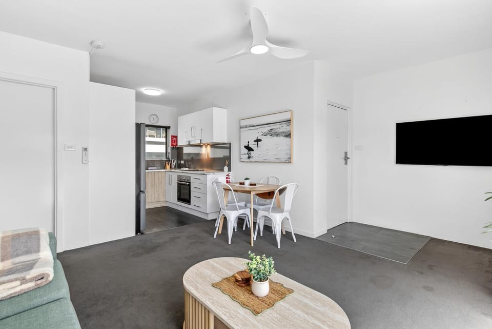 TV and multimedia, Kitchen or kitchenette, Seating area, Dining area