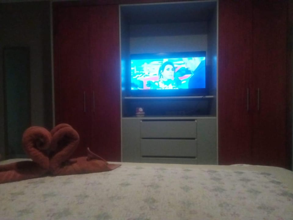 TV and multimedia, Photo of the whole room, Bedroom
