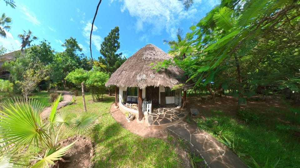 one bedroom cottage 10min walk to the beach House in Diani Beach