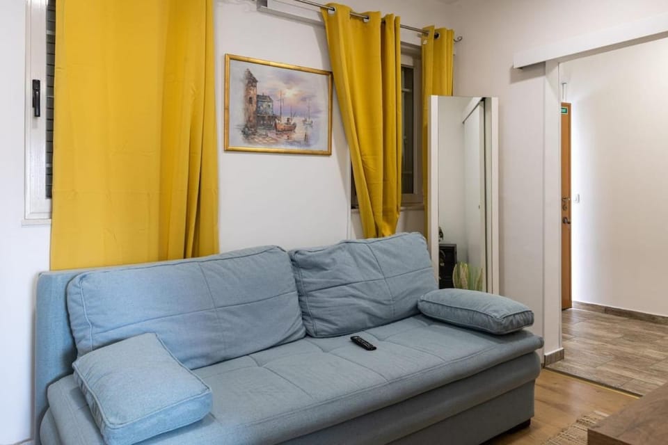 Living room, Diving