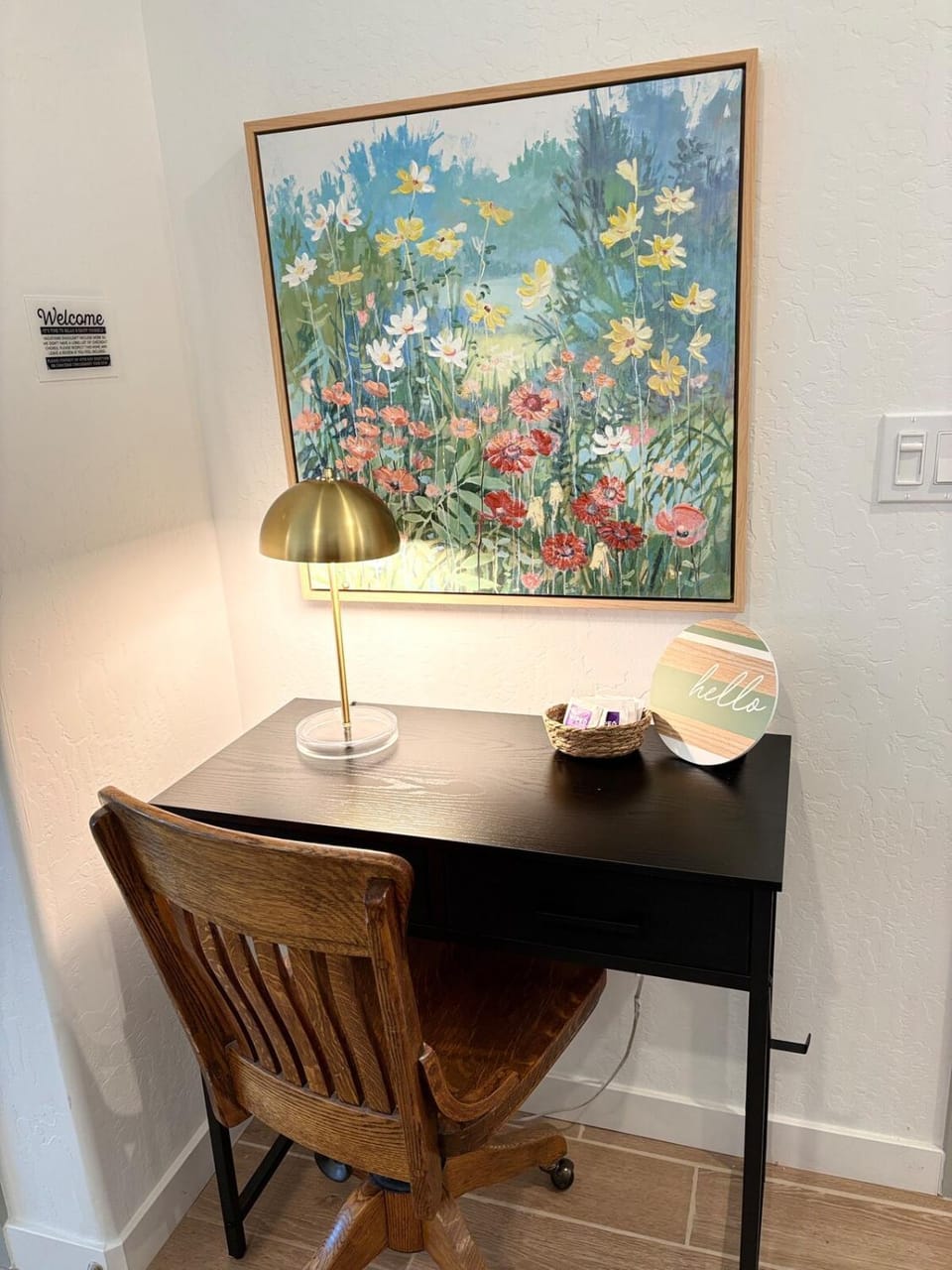 Modern Guest Suite with Living Room and King Bed Apartment in Visalia