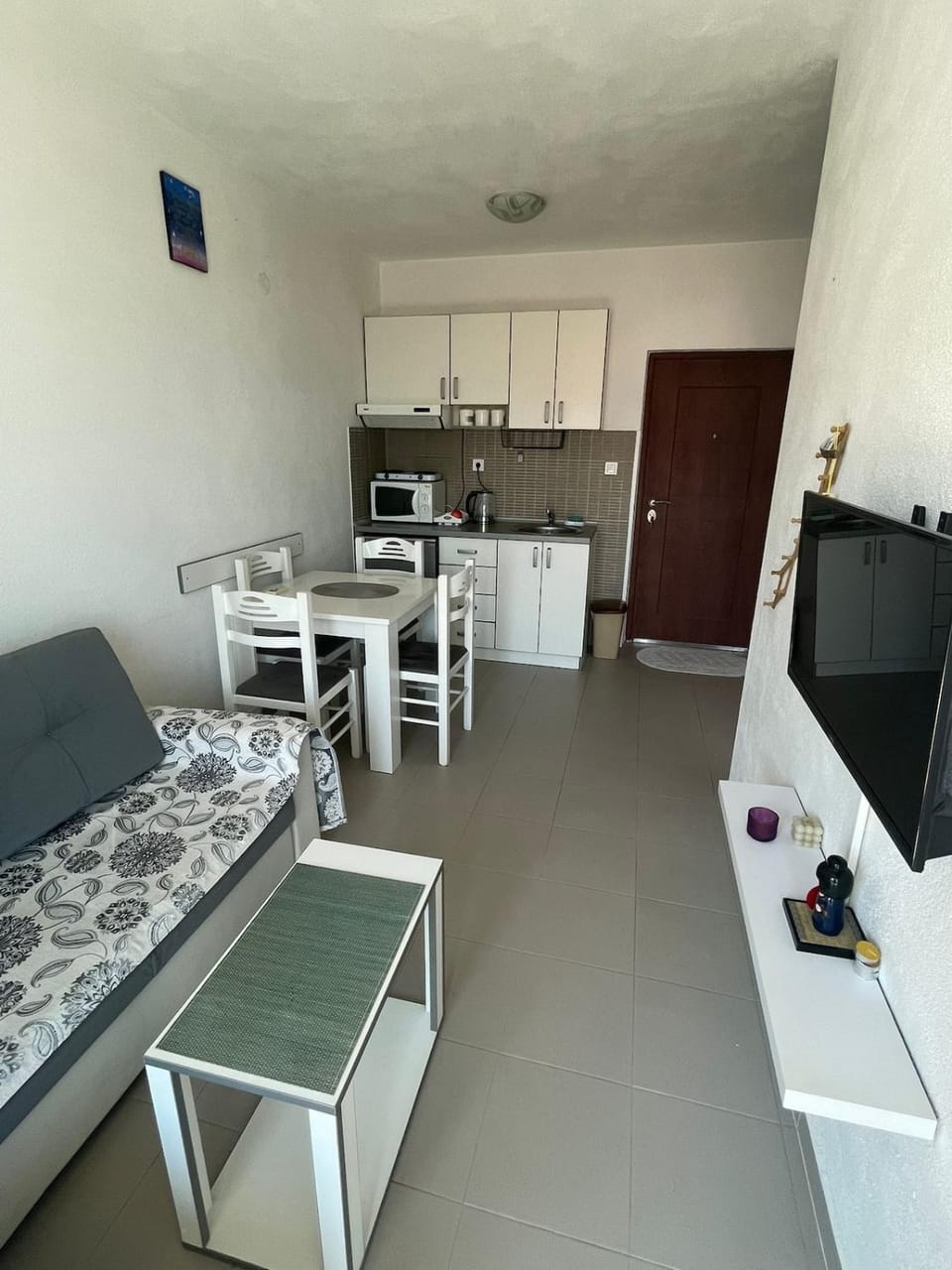 Kitchen or kitchenette, Living room, Dining area