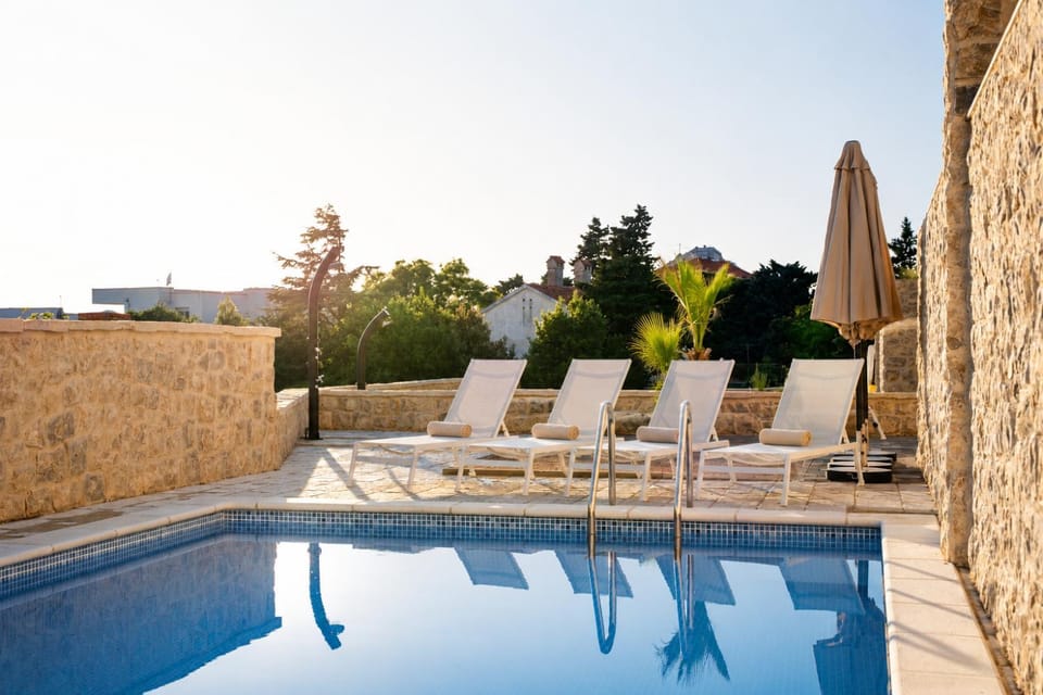 Swimming pool, Swimming pool