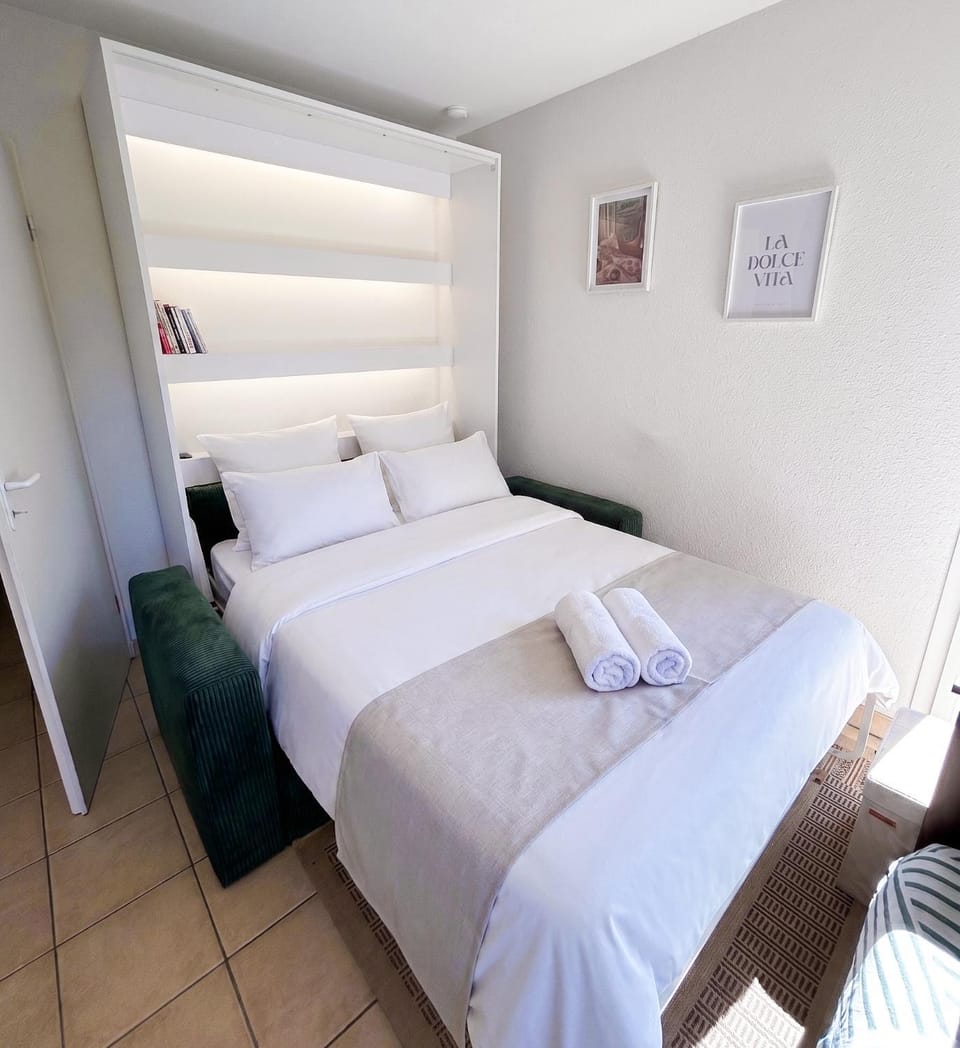 Studio RDC, calme, parking & piscine chauffée Apartment in Occitanie