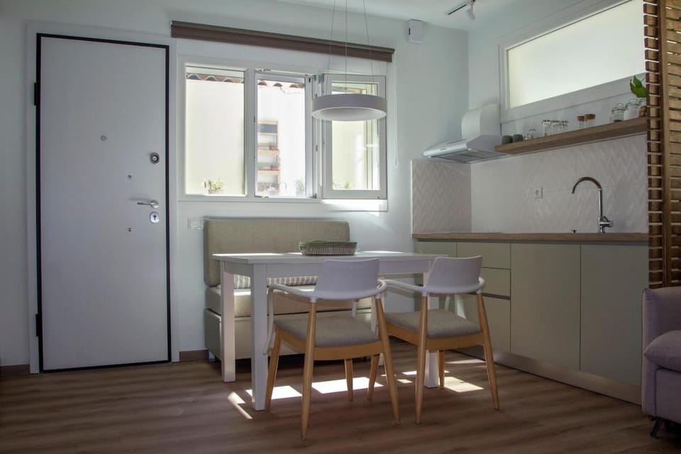 Calm Studio - Agios Dimitrios Apartment in South Athens