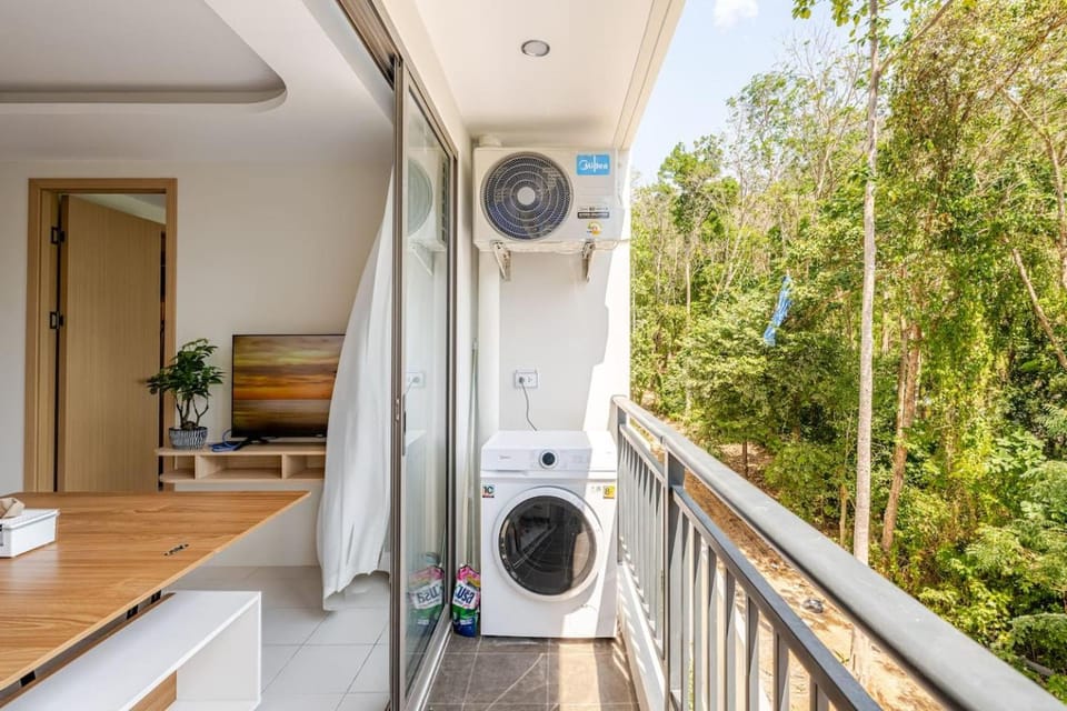Fantasea Condo Near Cafe Del Mar & Rooftop Pool Apartment in Kathu