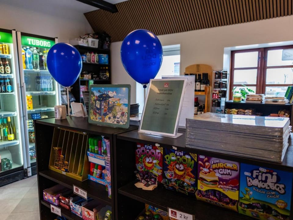 Lobby or reception, Food and drinks