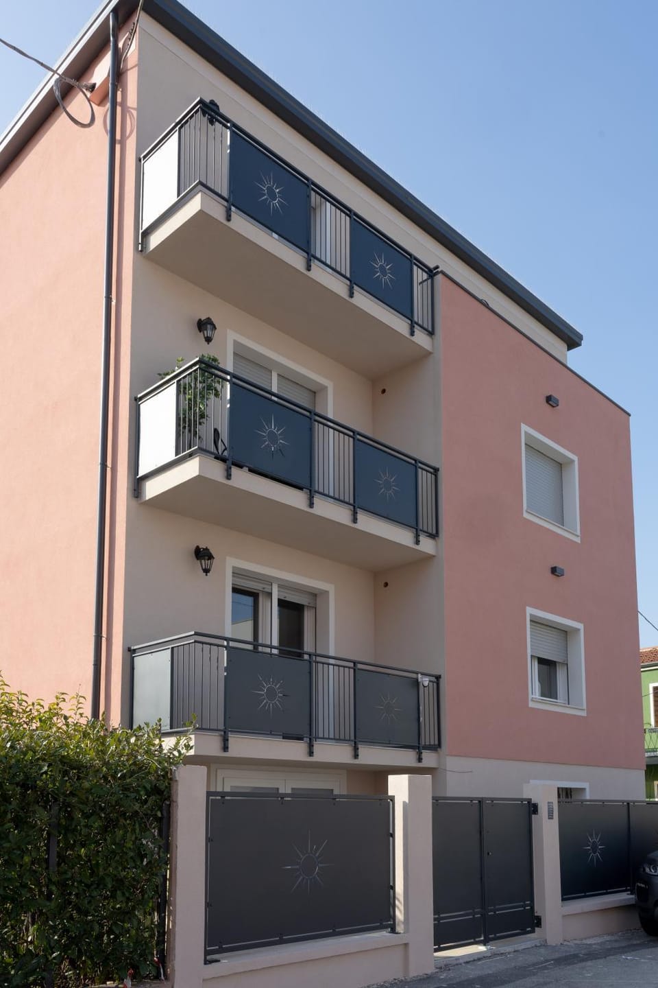 Property building, View (from property/room), Balcony/Terrace