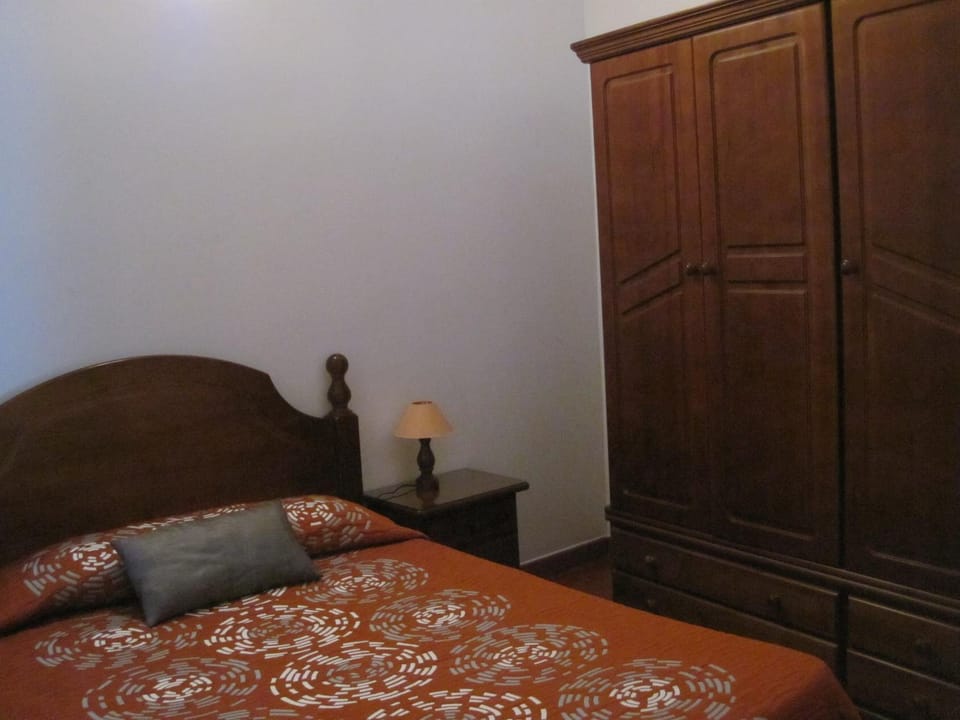 Bed, Photo of the whole room, Decorative detail, Bedroom