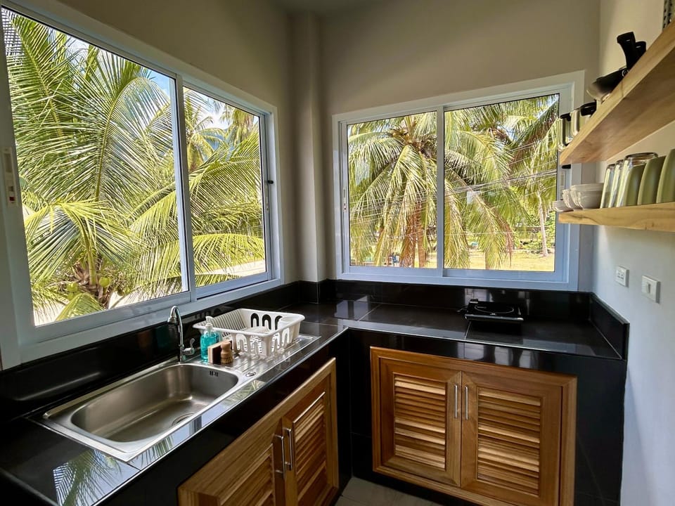 Kitchen or kitchenette, kitchen