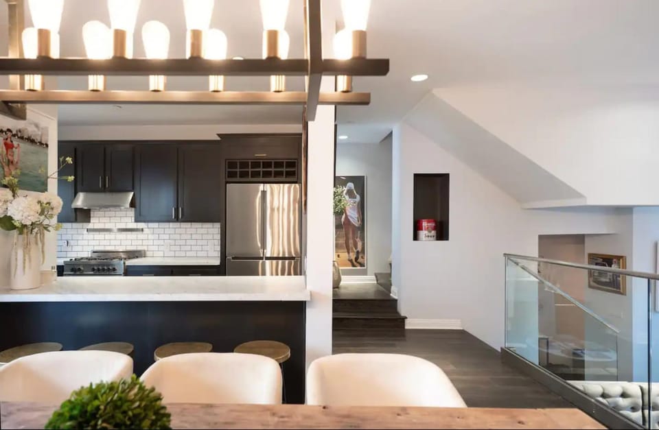 Luxurious West Hollywood Oasis with Rooftop Deck Apartment in West Hollywood