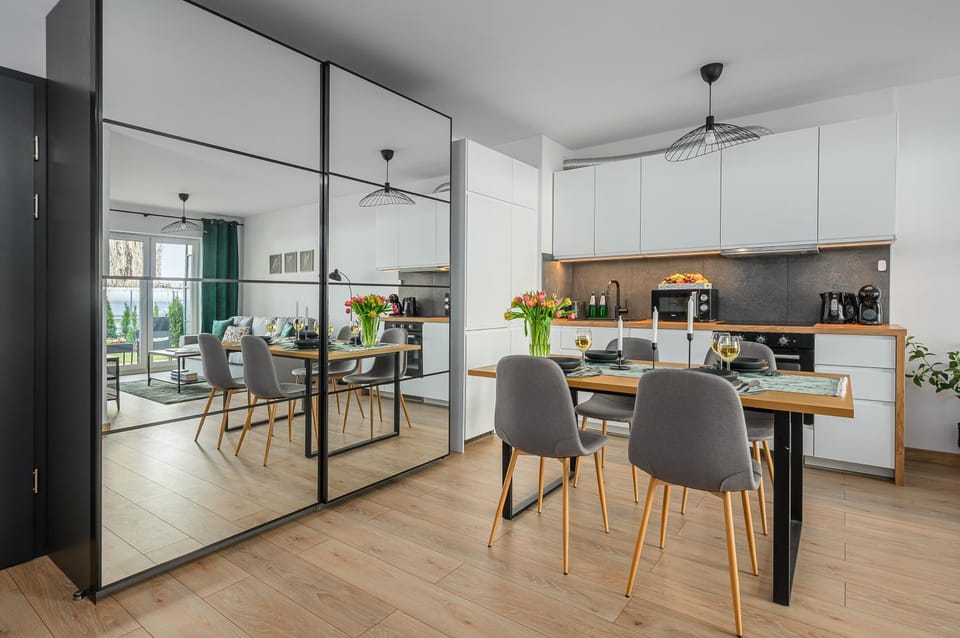 Kitchen or kitchenette, Dining area, oven, stove