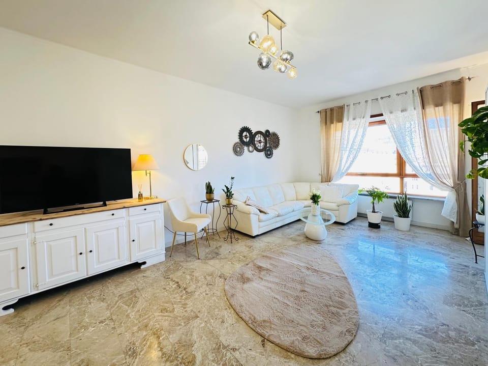 TV and multimedia, Living room, Bedroom