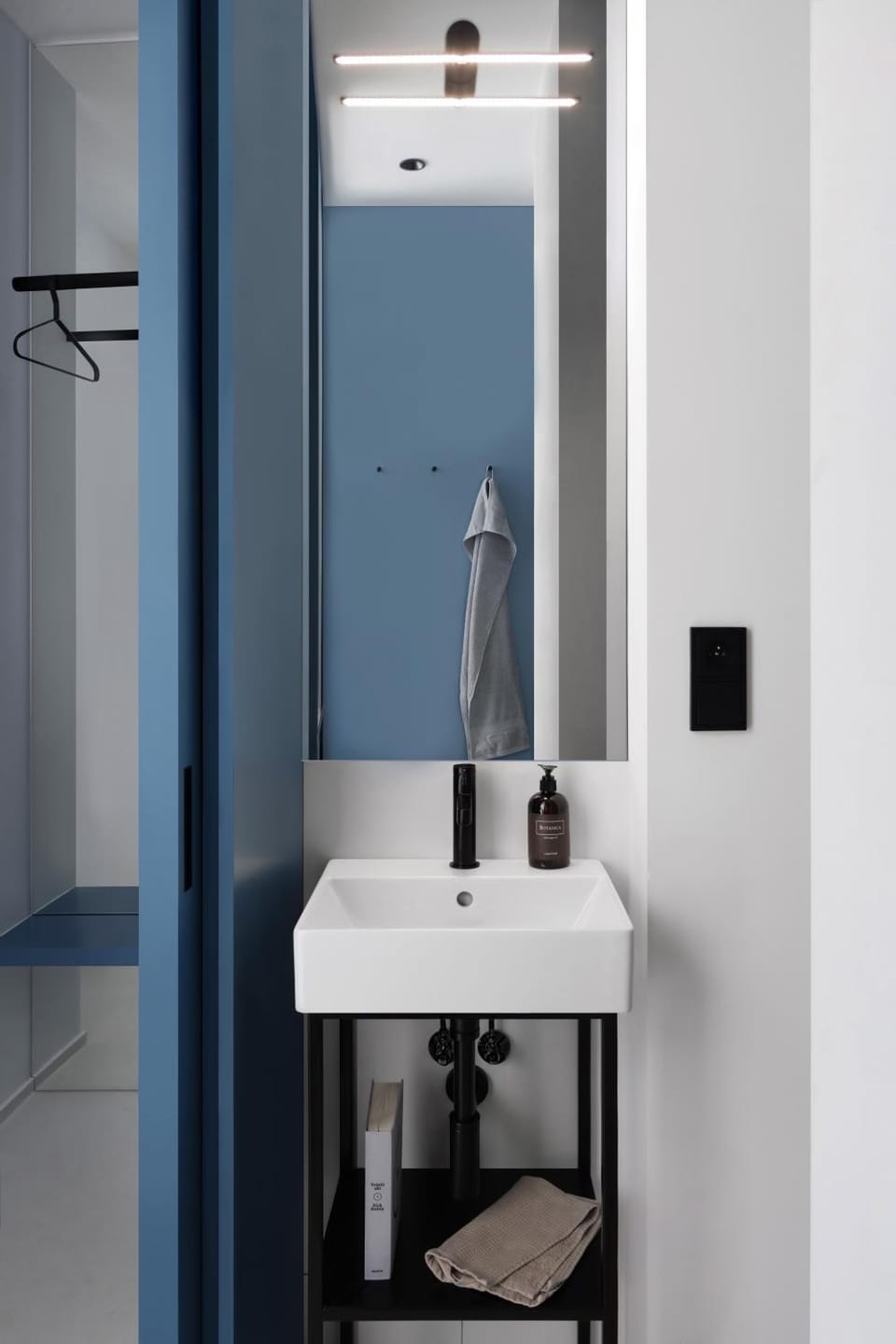 Bathroom, towels