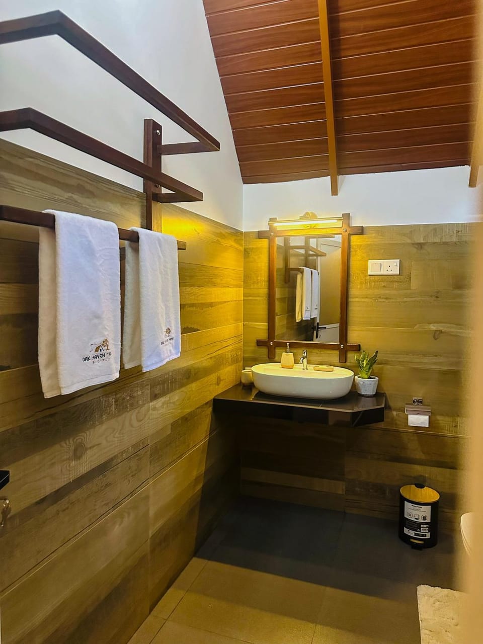 Bathroom, towels