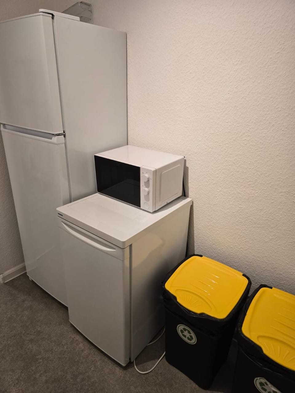 microwave, kitchen