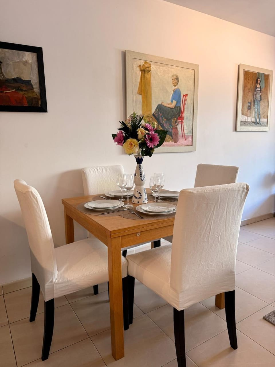 Seating area, Dining area