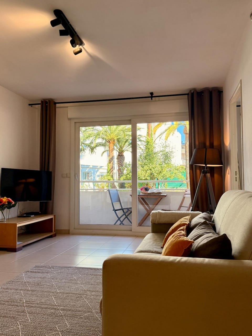 TV and multimedia, Balcony/Terrace, Living room, Seating area