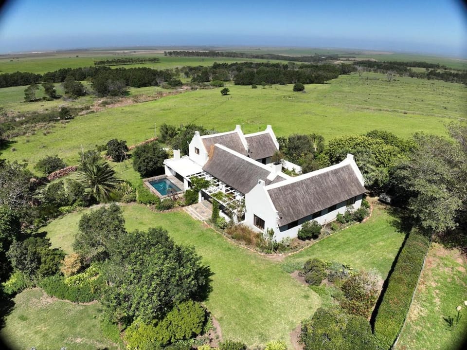 Papillon Farmhouse - Organic Farm Jeffrey's Bay Villa in Eastern Cape
