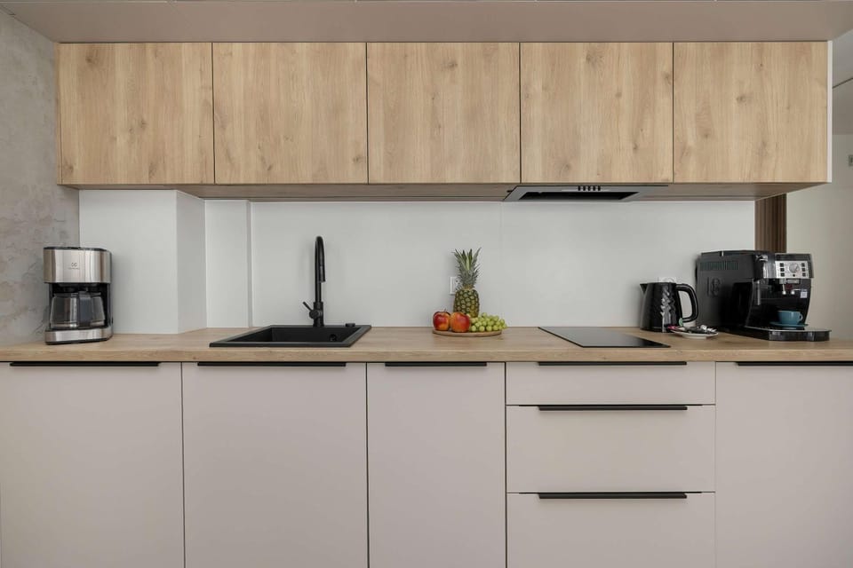 Coffee/tea facilities, Kitchen or kitchenette, stove, toaster