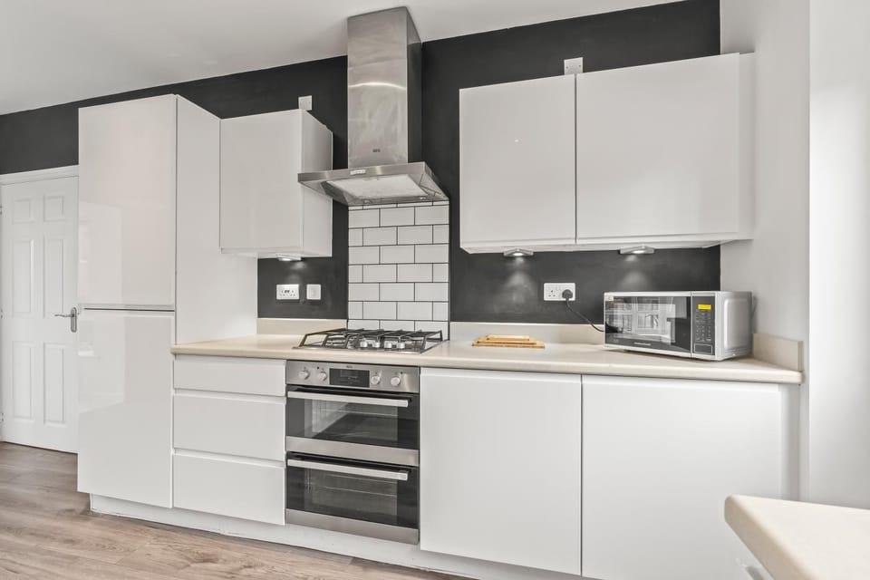 Kitchen or kitchenette, oven, stove