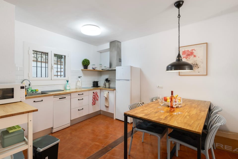Property building, Kitchen or kitchenette, Living room
