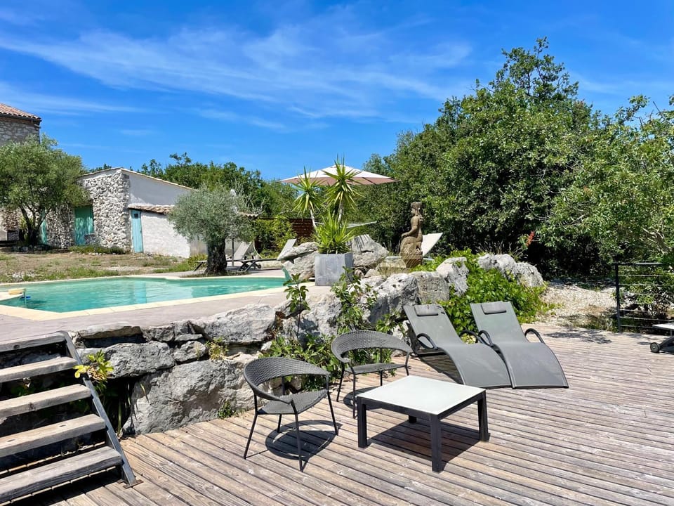 Les Dolines Bed and Breakfast in Balazuc